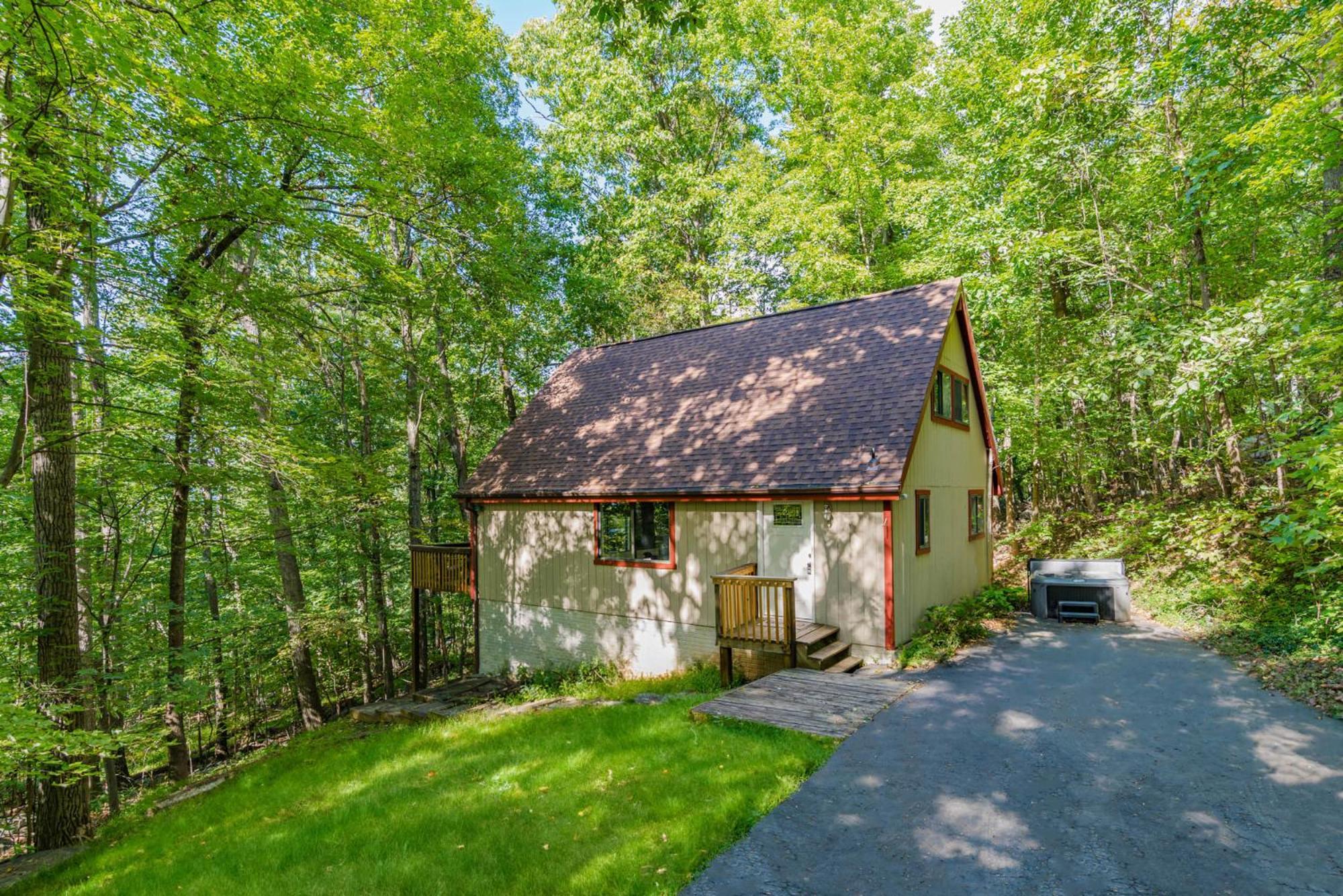 Modern Chalet Cabin W Hot Tub, Deck&Grill, & Wifi! Villa Inwood Exterior photo